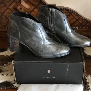 NEW LISTING NWT FRYE LEATHER BOOTIES